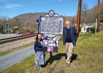 Chestnut Mountain Woman Pilot Receives Memorial Highway Marker