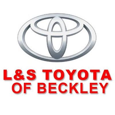 SCHS Receives Donation from L&S Toyota