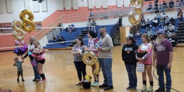 L-R: Maddox Vaughn (cousin), Paulette and Saigan Sims; Brandi, Bryana, and Johnny Reel; Eva, Emma, and Greg Angell (Photo: Robert Kipp)