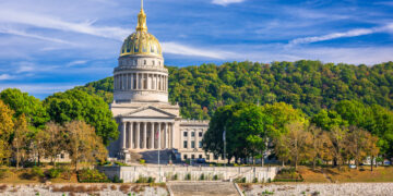 West Virginia State Capitol on the Kanawha River in Charleston, West Virginia, USA.