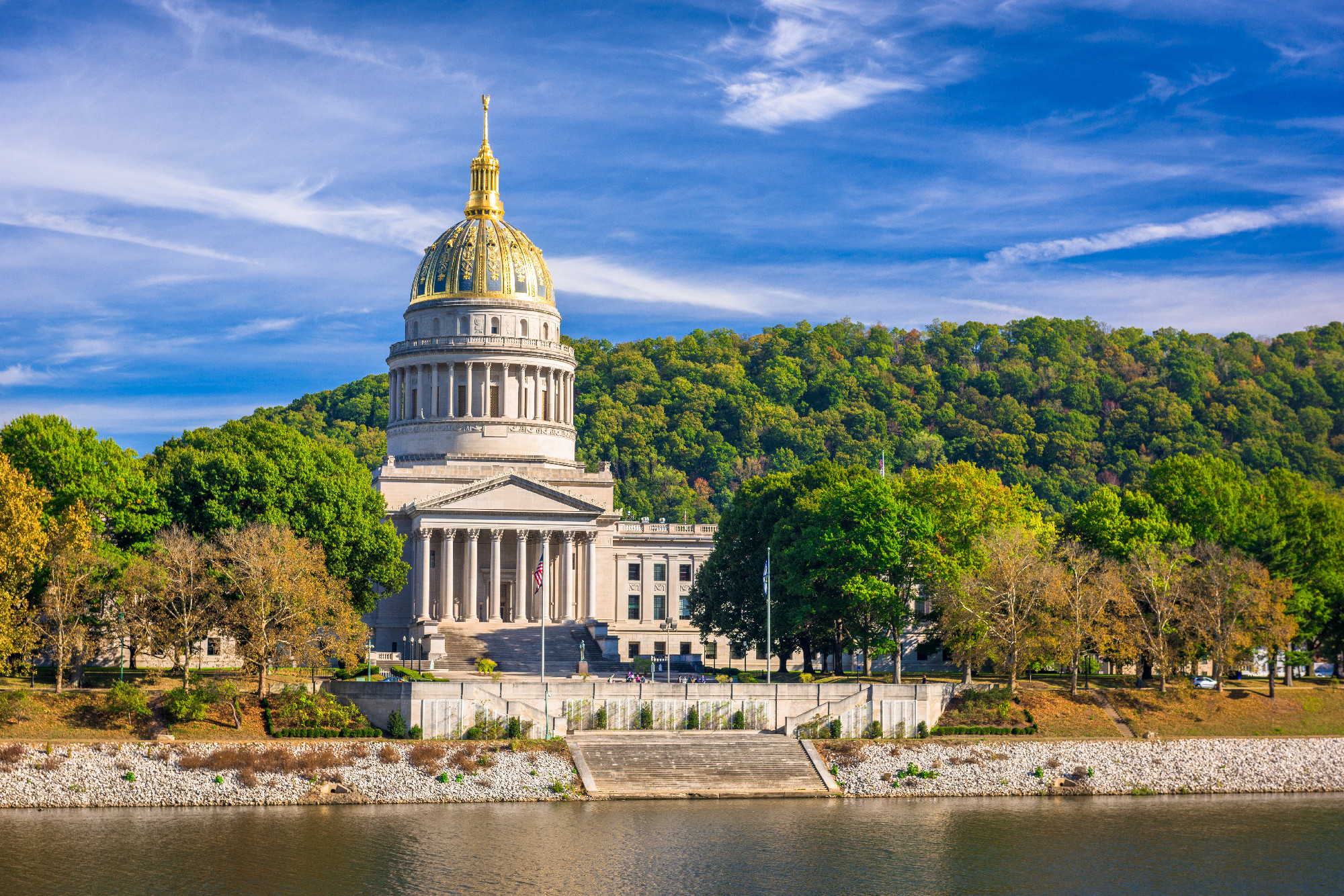 West Virginia State Capitol on the Kanawha River in Charleston, West Virginia, USA.