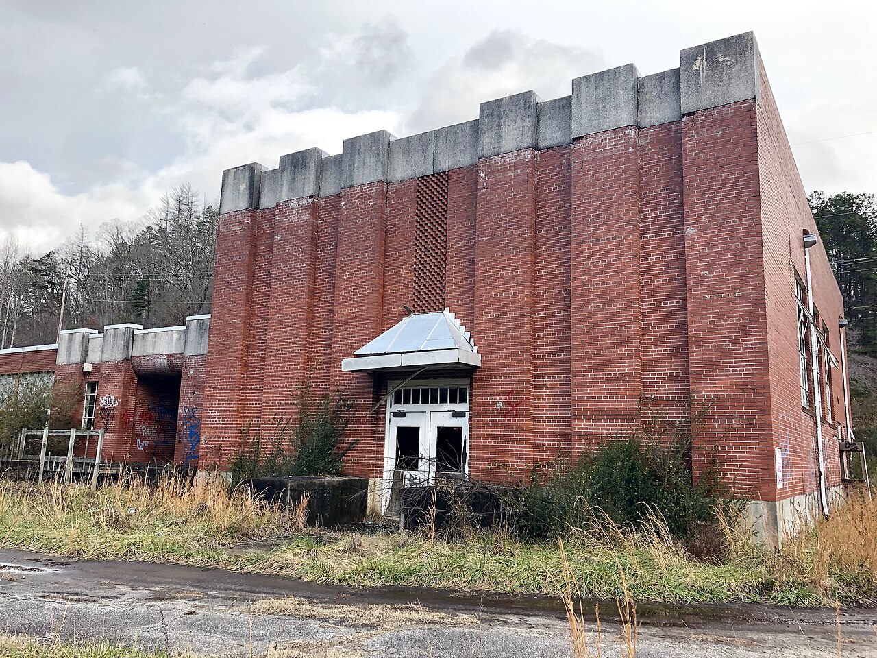 A look at the massive building when it still stood