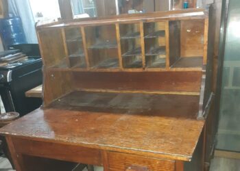 Desk designed by L.W. in 1938