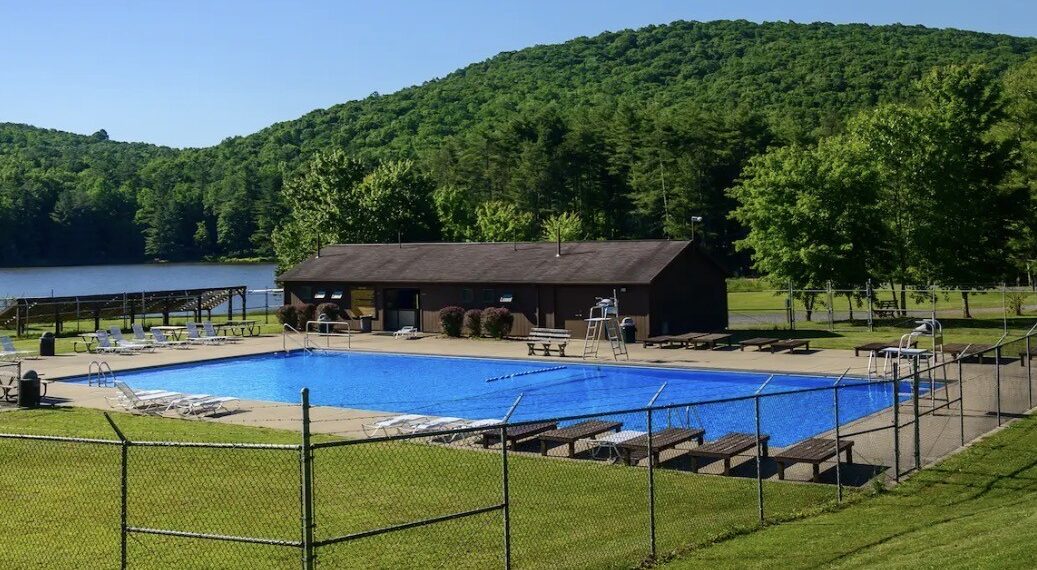 A view of part of Moncove Lake State Park (Photo: West Virginia State Parks)